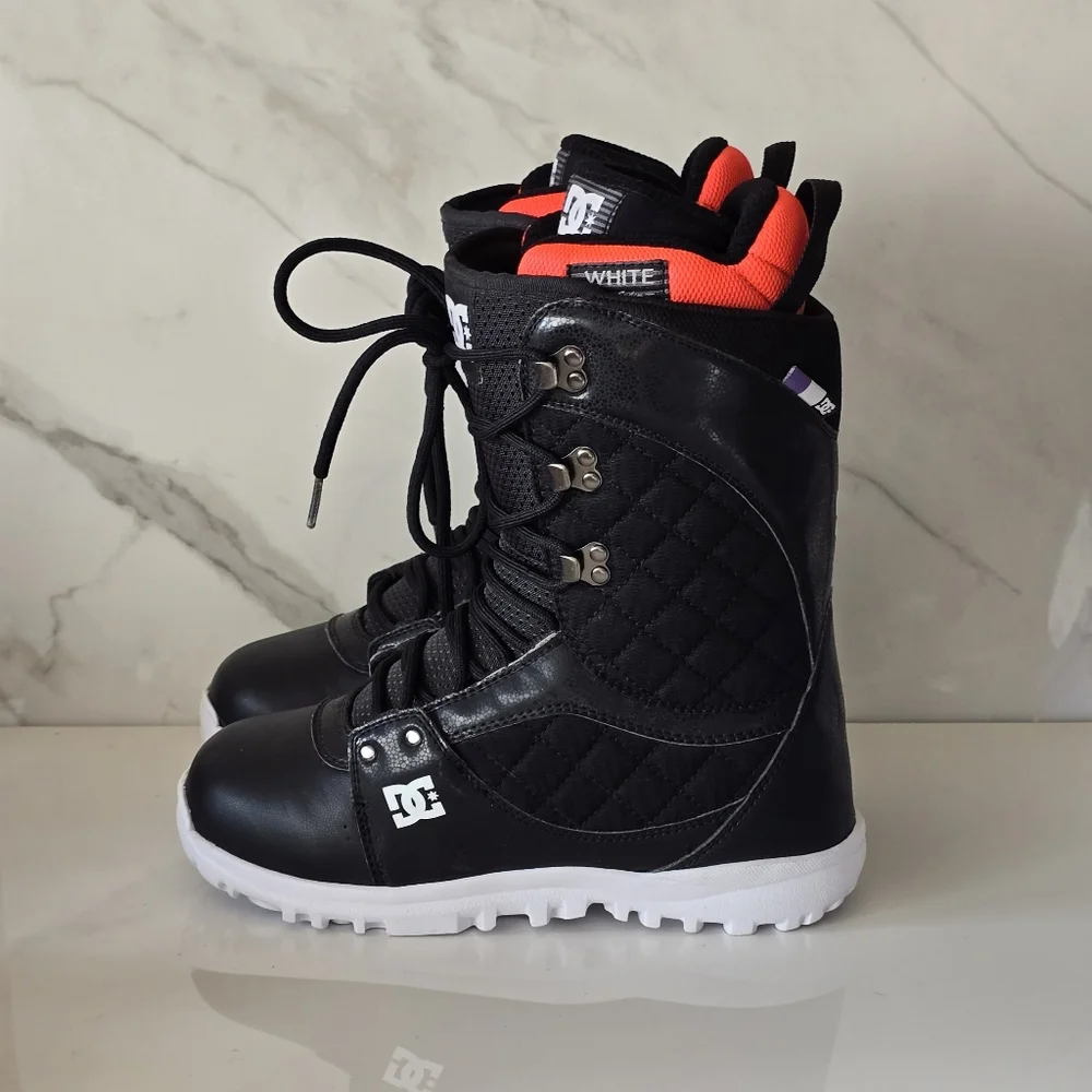 DC Snowboard Boots | Quilted Winter Snow Boots | Unisex Size 7